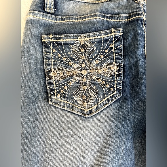 Arden B Blinged Pocket Bootcut Jeans | 33” Inseam, Size 4 - Picture 5 of 6